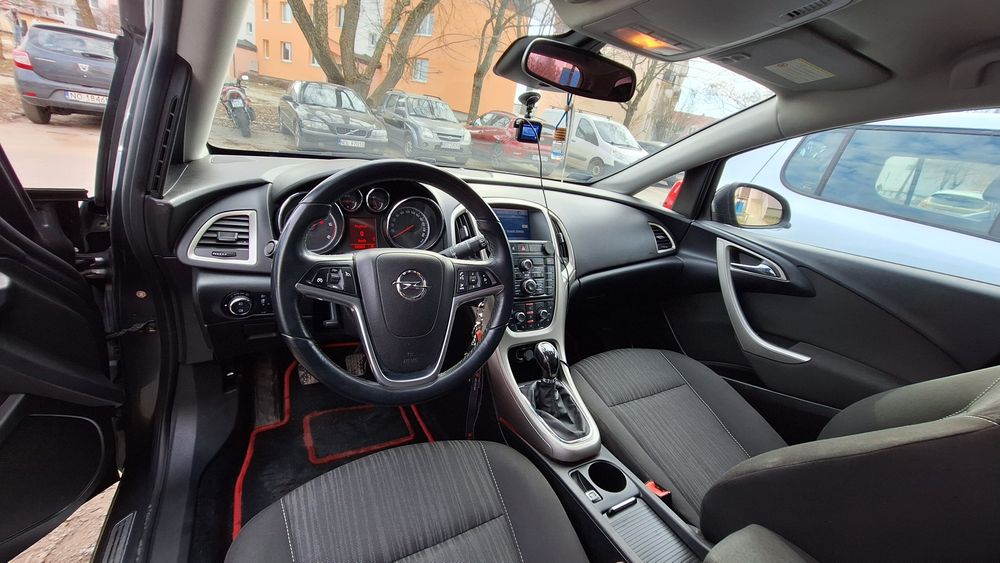 Opel Astra J Cosmo 2010