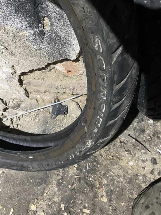 Продам дві покришки