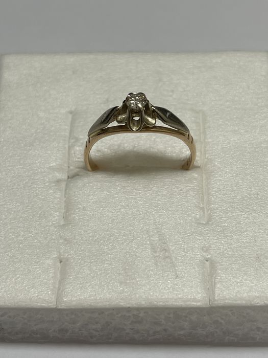 Золотое кольцо с бриллиантом 0.16ct