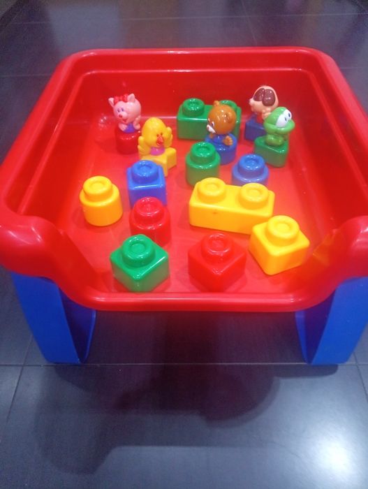 Mesa atividades Chicco