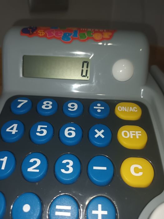 Caixa registadora faz de conta