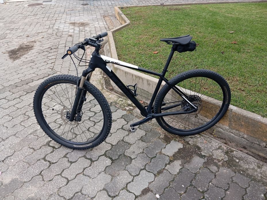 Bicicleta BTT CUBE