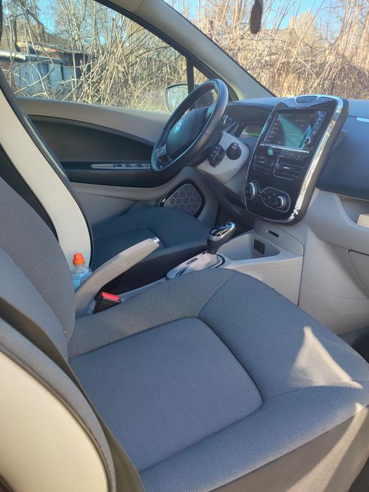 Продам  Renault zoe