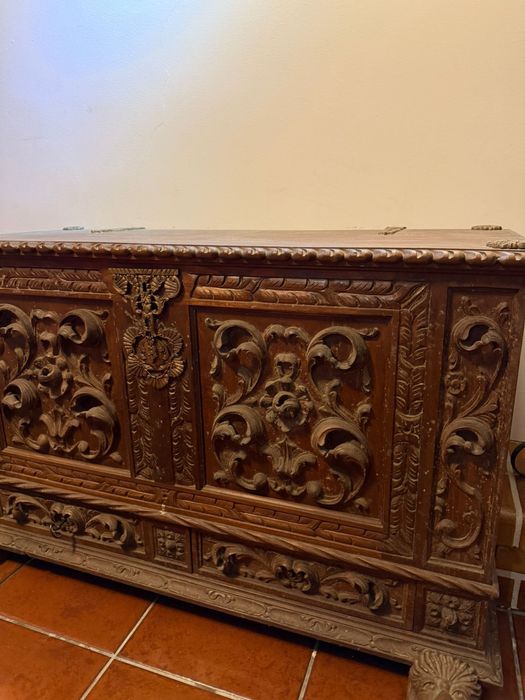 Arca de arrumação antiga em otimo estado, artigo de colecionador