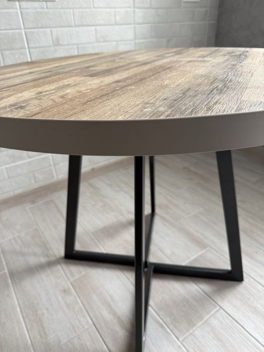 Продам круглый стол