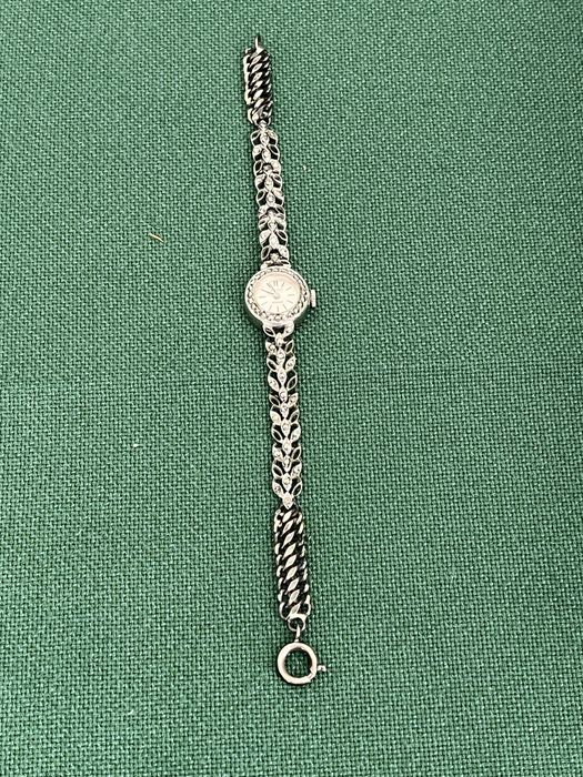 Relógio de senhora de corda com caixa e bracelete todo em prata antigo