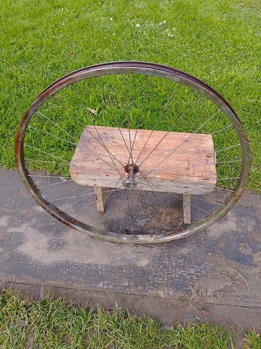 Вело-колесо передние"28"-3шт,велоколесо в сборе задние"28"-1шт.СССР.