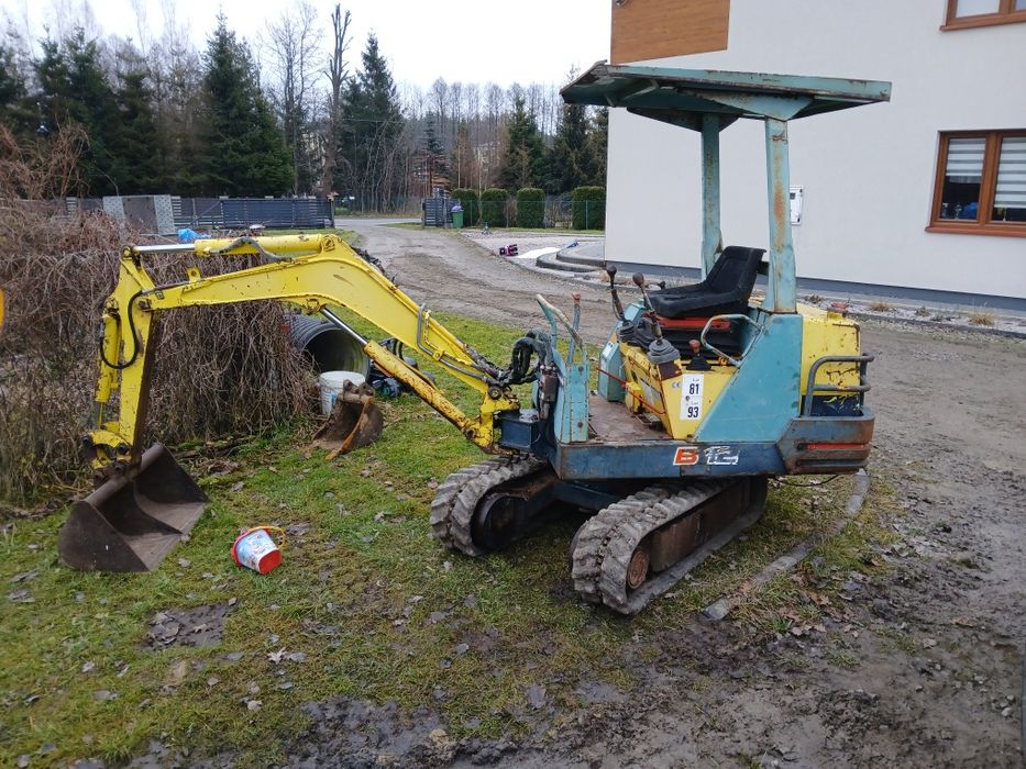 Minikoparka yanmar b12