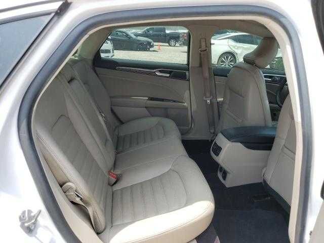 Автомобіль Ford Fusion Hybrid 2017 року з США