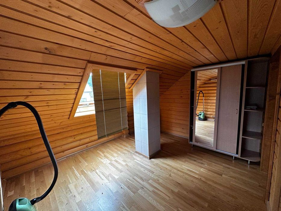 Продається дачний будинок в с. Ганичі