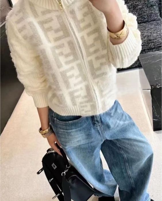 Кофта трикотажна fendi