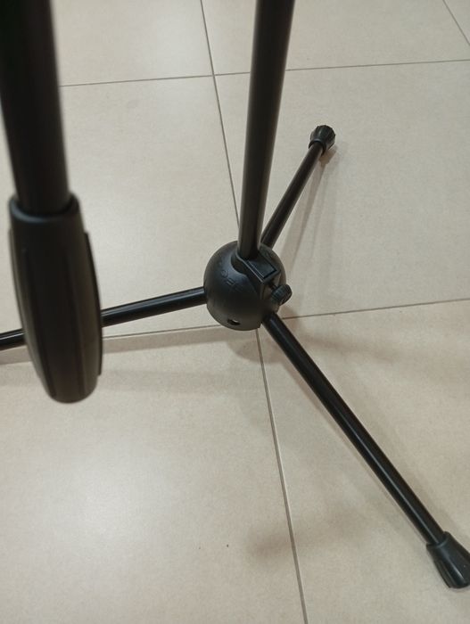 Tripé Normal microfone usado