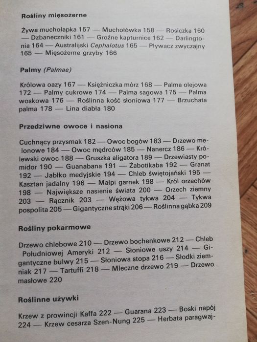 Książka : ,, Dziwny świat roślin "