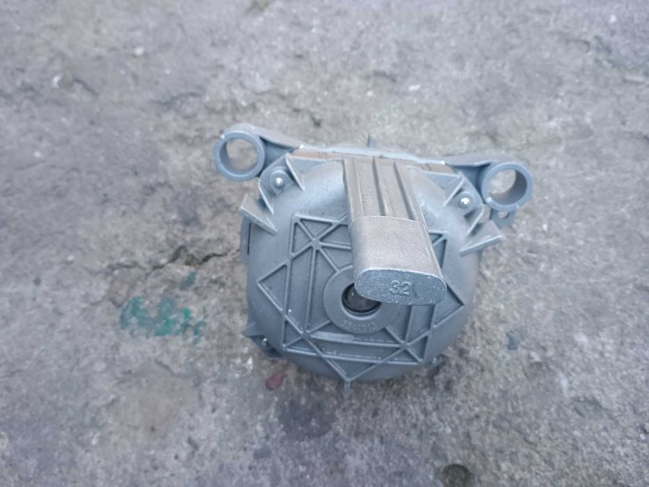 Silnik pralki Beko WTV 7532 xaw Arcelik BLW132P8L22Y-09