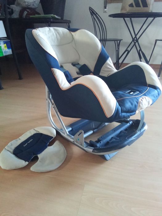 Brevi Assento do carro para bebê 0-18 kilos, tudo funcional