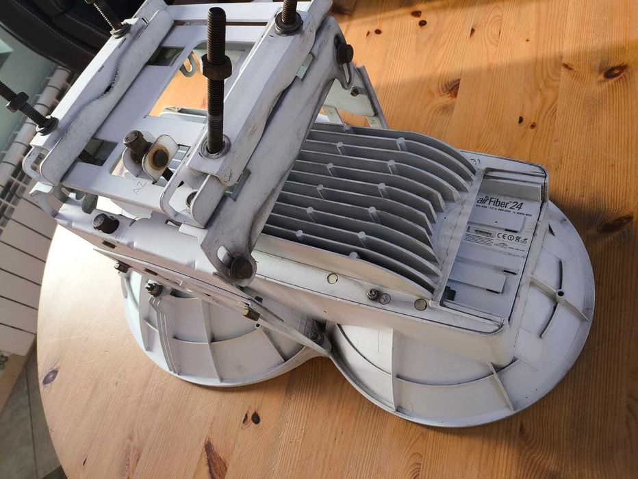 Ubiquiti Networks airFiber AF-24 Gigabitowe radio punkt-punkt