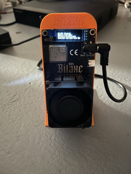 Koparka Bitcoin Bitaxe 601 Ultra – Solo Miner / Gotowy zestaw + Zasilacz