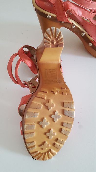 Sandálias tamanho 38