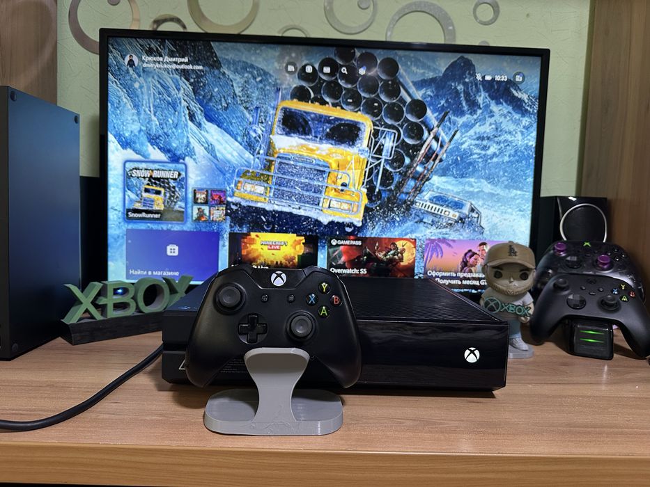Продам XBOX One 1 TB + подарок