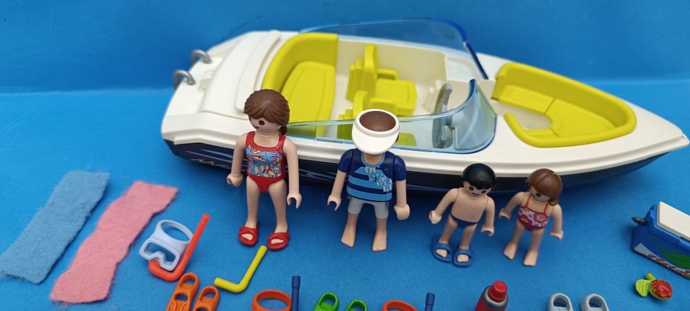 Playmobil ,barco e familia