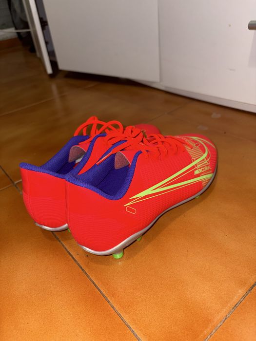 Vendo chuteiras Novas
