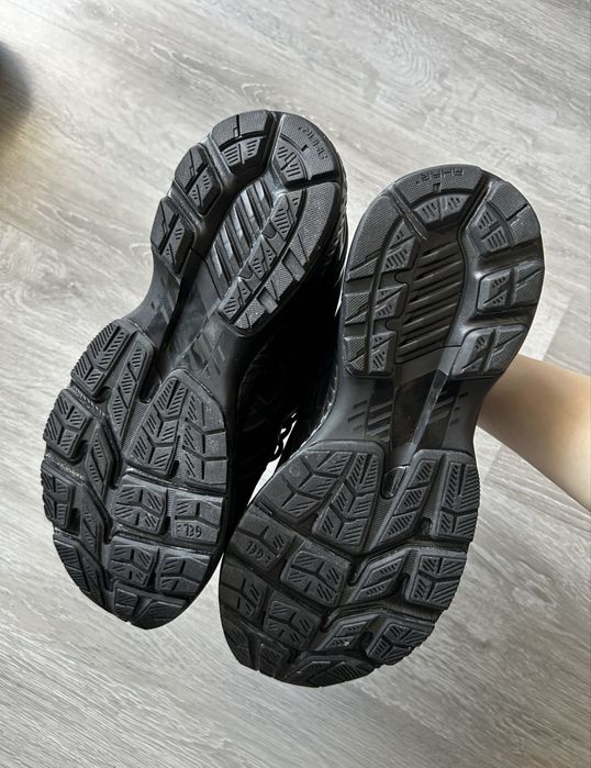 Кросівки ASICS GEL-CONTEND нові, 42 розмір(26,5 см)