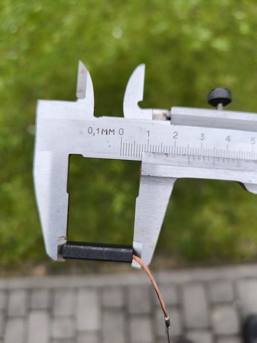 Szczotki węglowe nowe ok 150 sztuk 5x10x25mm