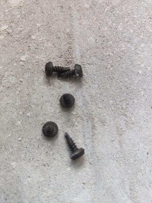 Wkręty samowiercące typu też do metalu profili pchełki  3,5x9,5 mm