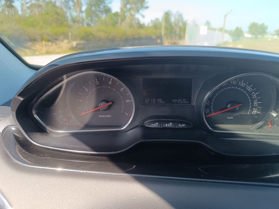 Peugeot 208 1.2 pluetech COMO NOVO