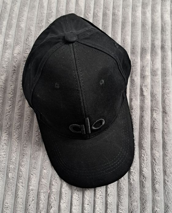 Czapka z daszkiem czarna