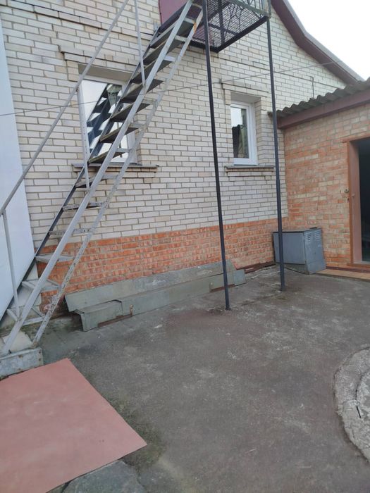 Цегляний будинок