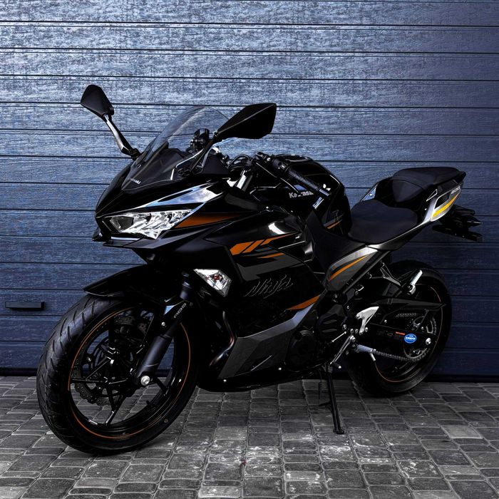 Продам мотоцикл Kawasaki Ninja 400 (3182)