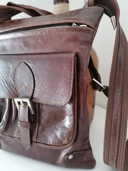 Mala tiracolo pele castanha