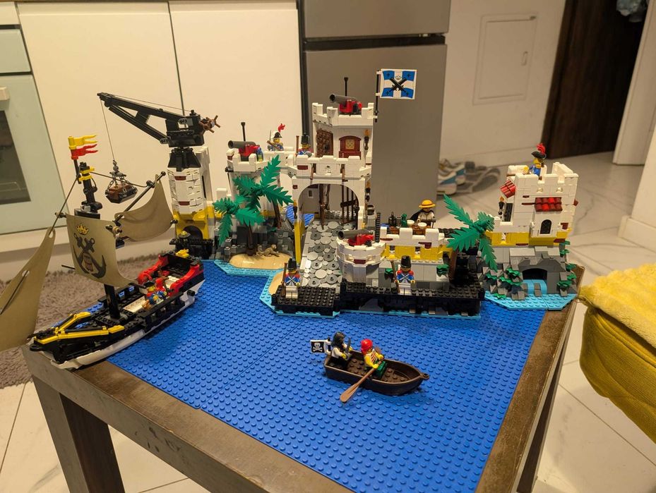 Kolekcja ZESTAWÓW LEGO 10320 + 21335 + 75640 + 10354