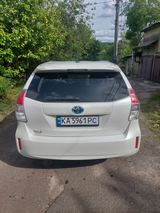 Продам Toyota prius v