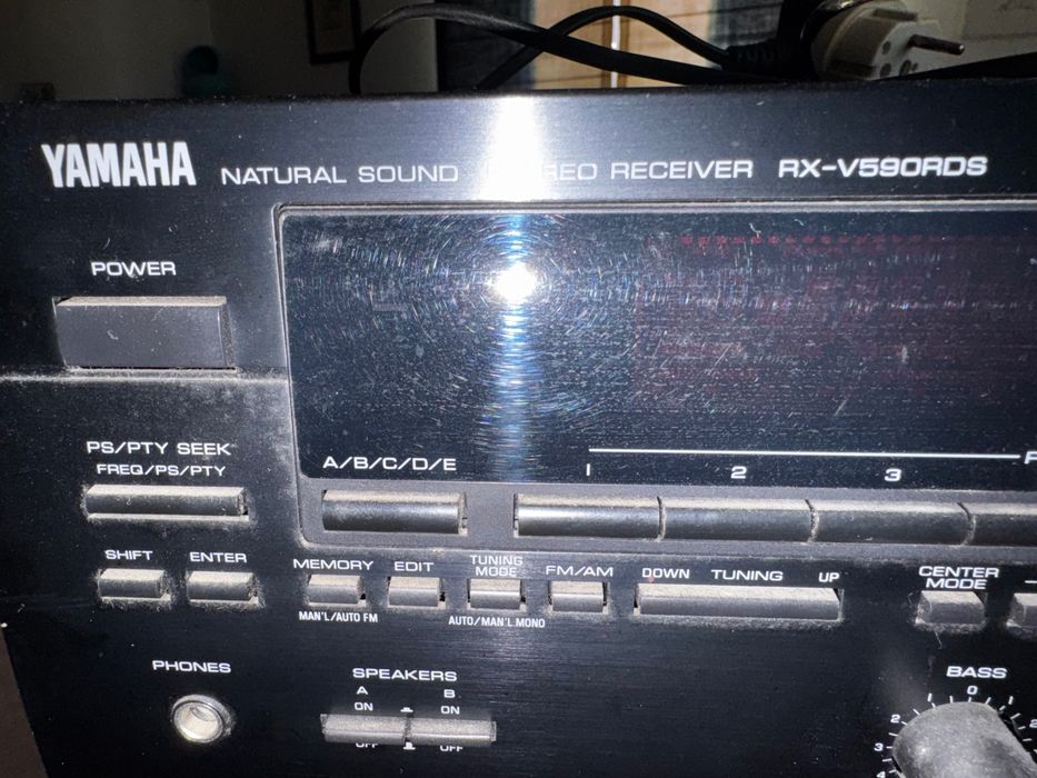 Amplificador de som YAMAHA RX‑V590RDS