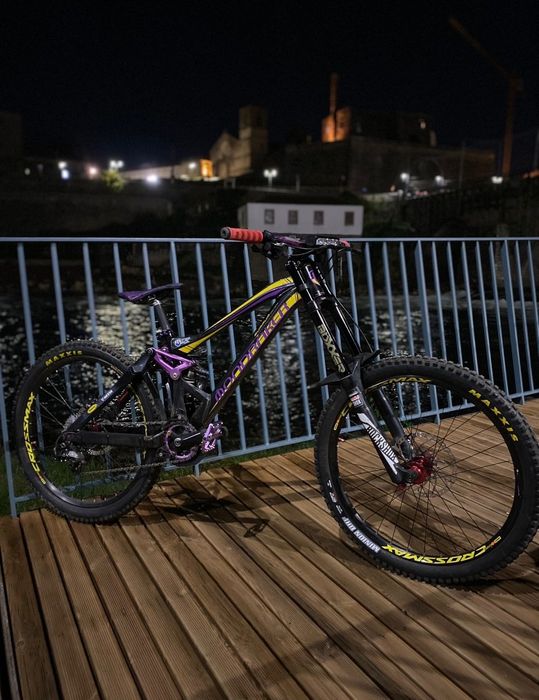 Bicicleta DH roda 26