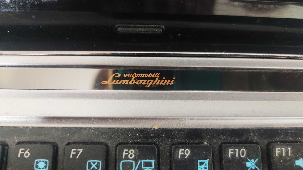 Ноутбук Asus-VX6S  Automobili Lambarghini