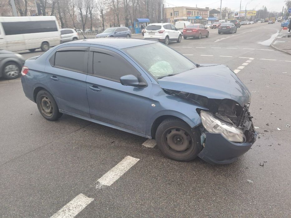 Peugeot 301 1.6 HDi дизель — економний, на ходу, після ДТП, торг