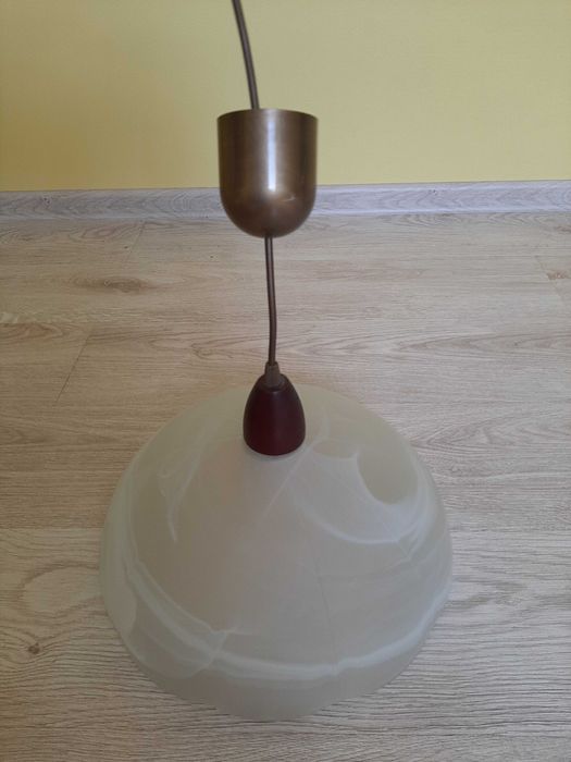 Żyrandol mleczny