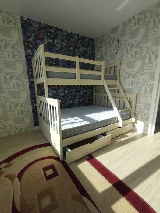 Двухъярусная Трёхместная кровать "Олимп-Олигарх" из дерева с ящиками