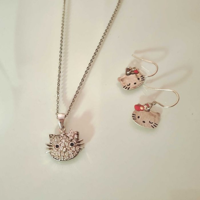 Conjunto Colar e Brincos em Prata da Hello Kitty