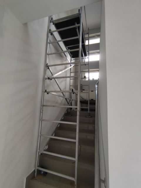 Wypożyczę RUSZTOWANIE na SCHODY zabiegowe ze spocznikiem wąskie