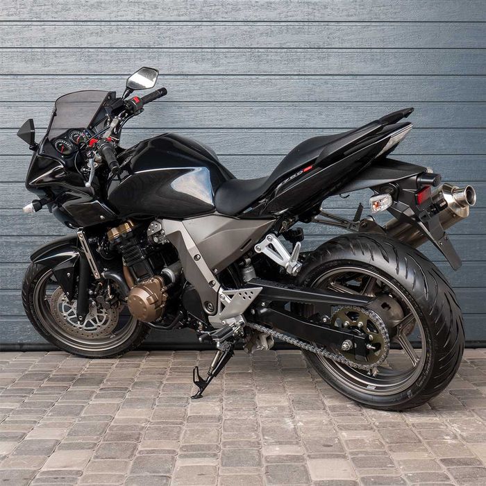 Продам мотоцикл Kawasaki Z750S (1854)