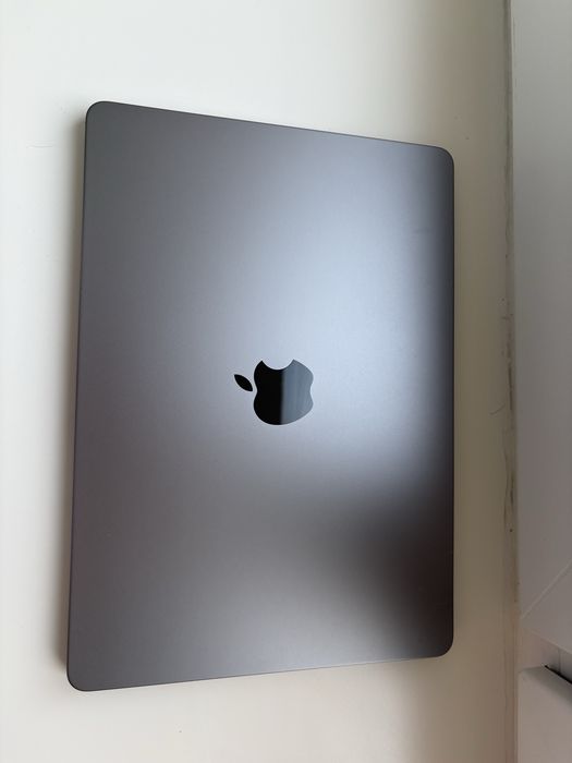 MacBook Air M2 16/256 GB — 98% АКБ, идеальное состояние