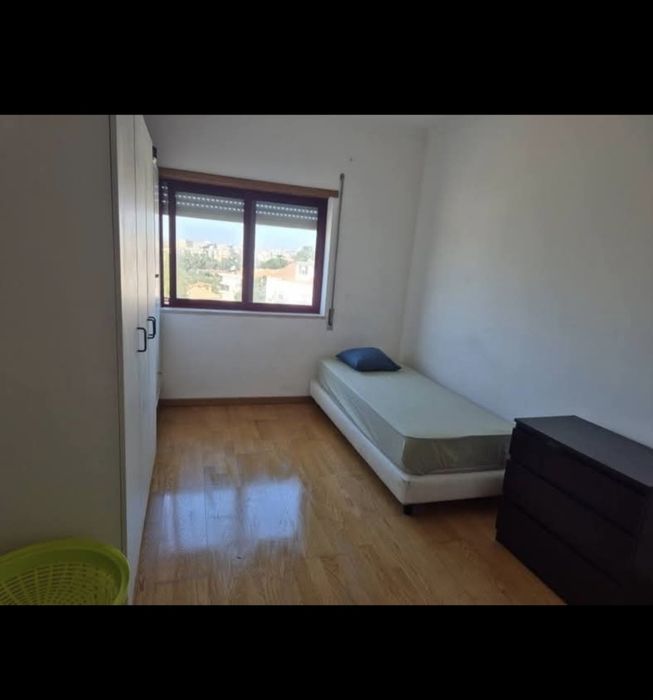 Quarto para arrendar com muita boa localização