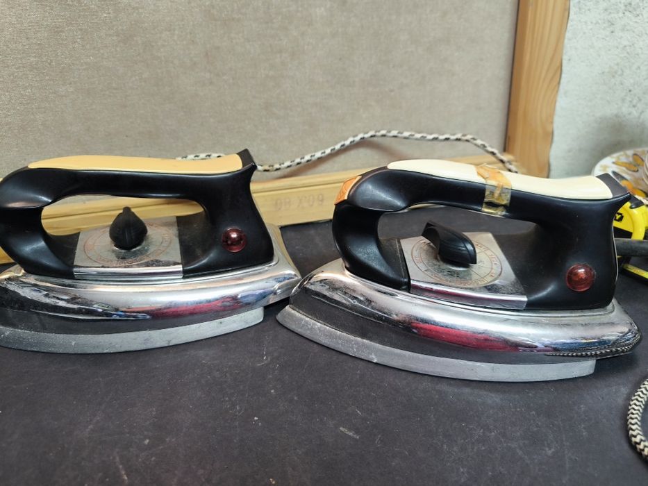 2 Ferros Antigos - Vintage