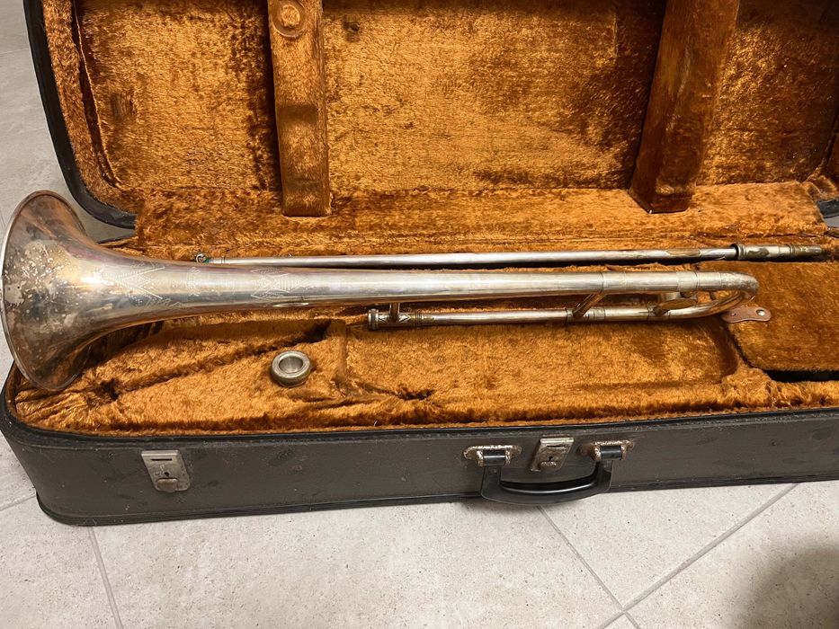 Продам тромбон Amati