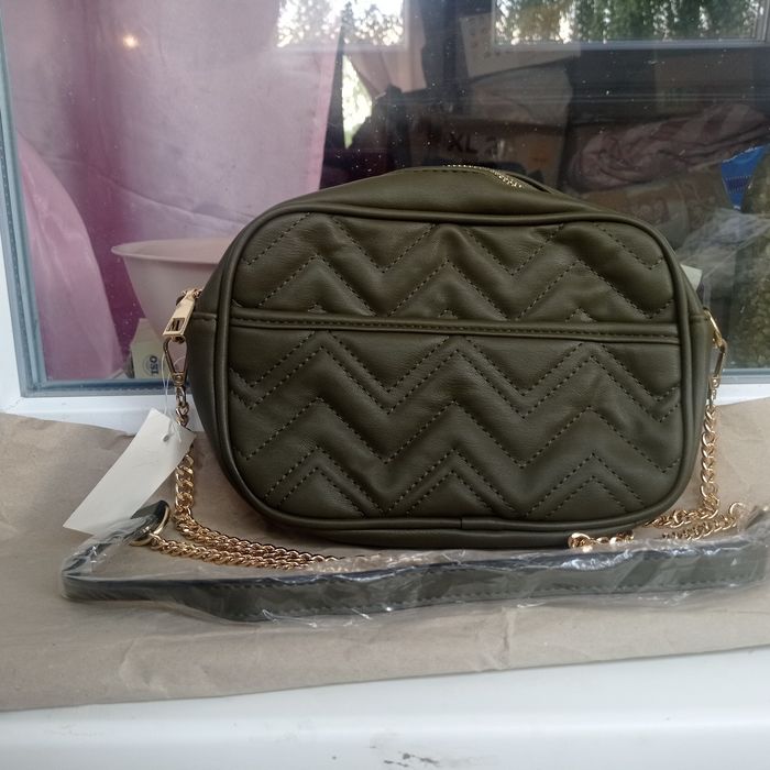 Нова Сумка-клатч із ремінцем з ланцюжком (з біркою)