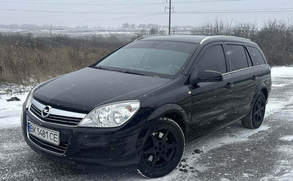 Продам авто на свій рік у хорошому стані
Економна та бадьора
Мотор коробка добре
Кузов без гнилі та ржавчин, пороги цілі, днище також.
Салон у збереженому стані
Кондиціонер працює пічка гріє
З документами усе добре переоформлення!
Торг на каву